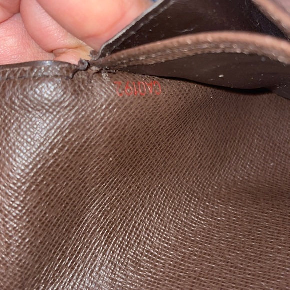 Louis Vuitton wallet/sling - Picture 9 of 11